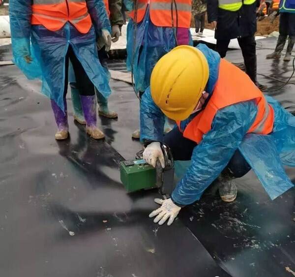 蓄水庫防滲膜焊接工藝與質量檢測方法